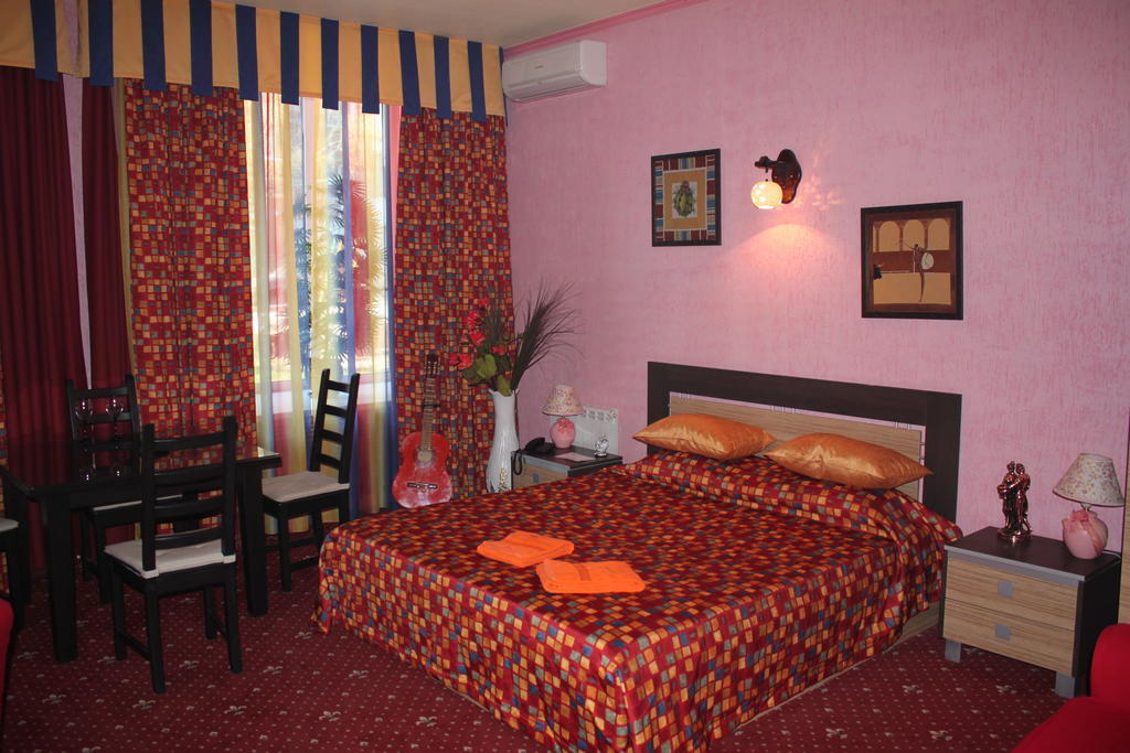 Mexica Guest House רוסטוב און דון חדר תמונה